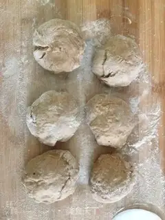 Make Red sugar with a bouquet step 4