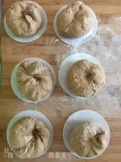 Make Red sugar with a bouquet step 5