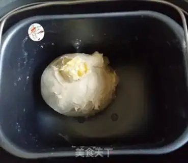 Make Christmas snow bread step 4