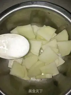 Make Sour spicy radish step 1