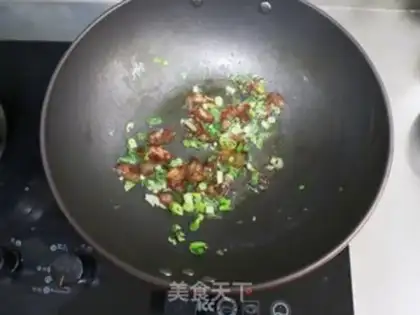 Make Pelican sausage fried rice step 2