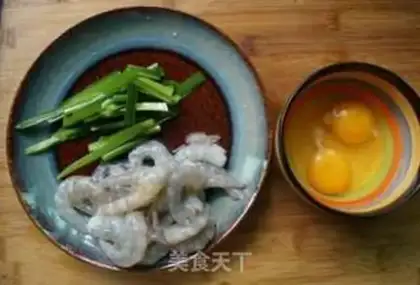 Make Gold shrimp fried eggs step 0