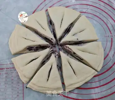Make Christmas snow bread step 13