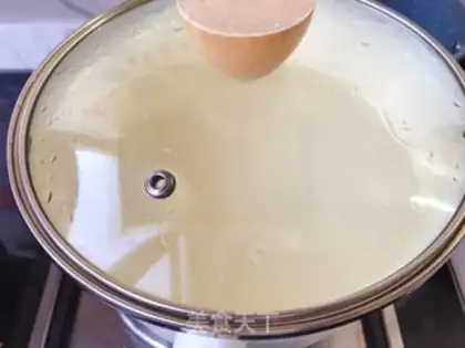 Make Christmas ring salad step 1