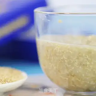 Make quinoa porridge step 1