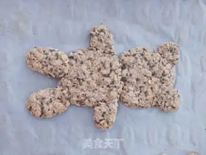 Make oatmeal bear crackers step 5