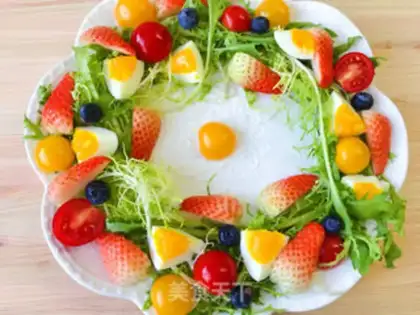 Make Christmas ring salad step 4