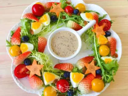 Make Christmas ring salad step 5