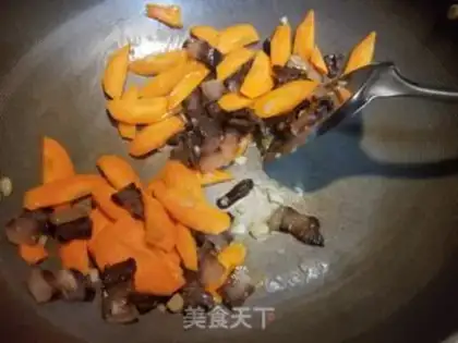 Make Salted eggs, sour potatoes step 3