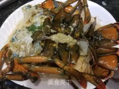 Make A fan with garlic and lobster step 4