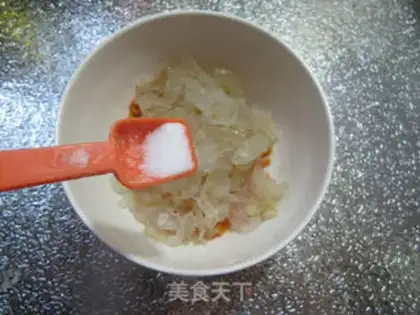 Make Worms and mushrooms mixed with seafood step 3
