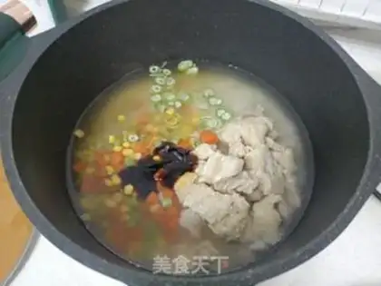 Make Spicy cabbage, bubbly noodles step 2