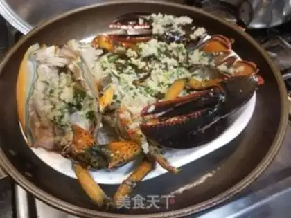 Make A fan with garlic and lobster step 9