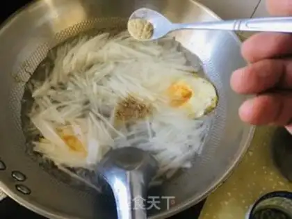 Make radish egg soup step 6