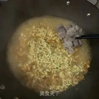 Make Spicy cabbage, bubbly noodles step 5