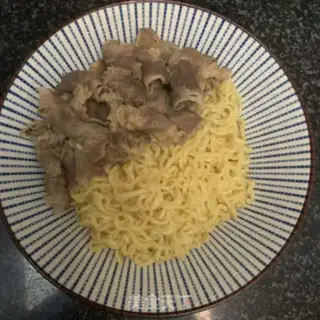 Make Spicy cabbage, bubbly noodles step 6