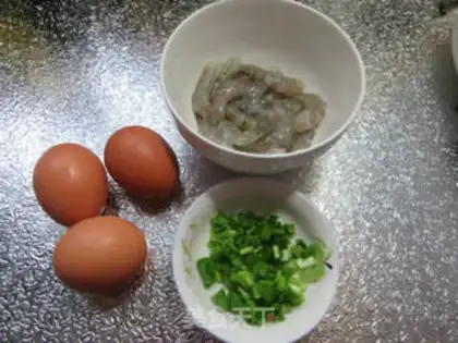 Make Shrimp fried eggs step 0