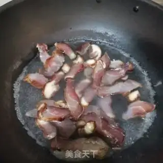 Make Rhodish and gravy step 1