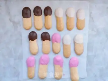 Make Cat claw finger crackers step 11