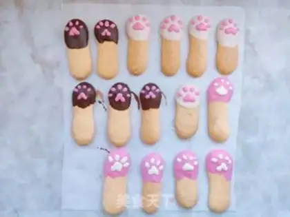 Make Cat claw finger crackers step 12