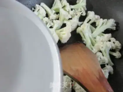 Make Worm mushrooms and broccoli step 2