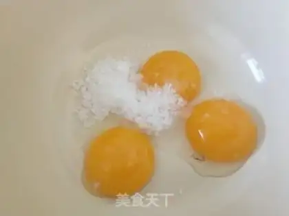 Make Six-inch cream cake step 1