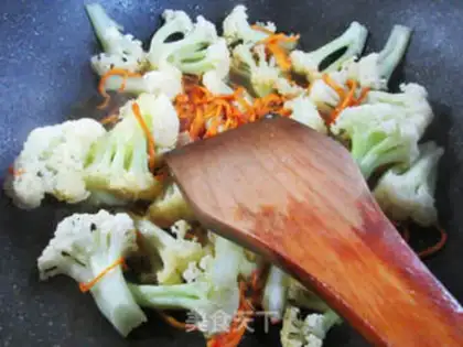 Make Worm mushrooms and broccoli step 4