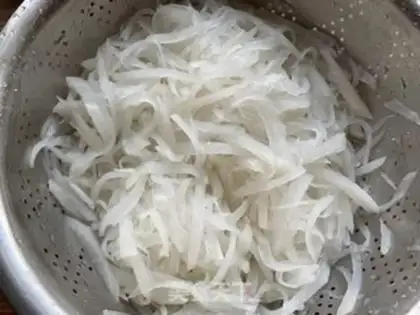 Make The radish greasy pork dumpling step 6