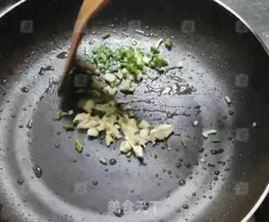 Make The pan base spicy step 5