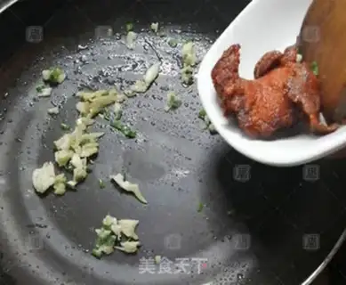 Make The pan base spicy step 6