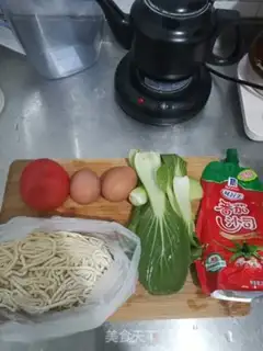 Make Tomato egg noodles step 0