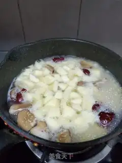 Make Black sugar apples, apple dates, rice porridge step 4