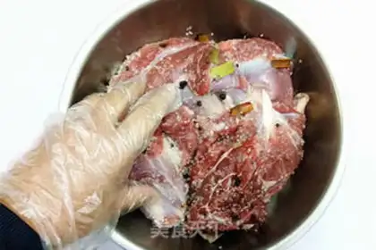 Make Salt-water elbow step 4