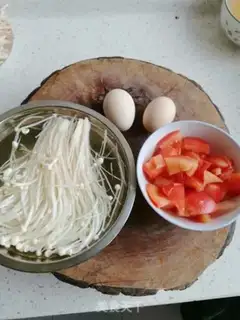 Make Tomato egg soup step 0