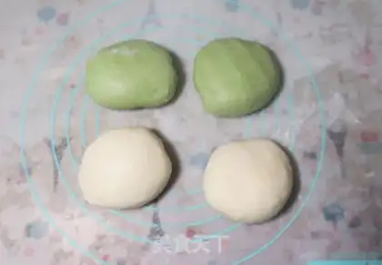 Make Smash the tea and cream with two-coloured toast step 5