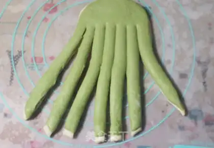 Make Smash the tea and cream with two-coloured toast step 8
