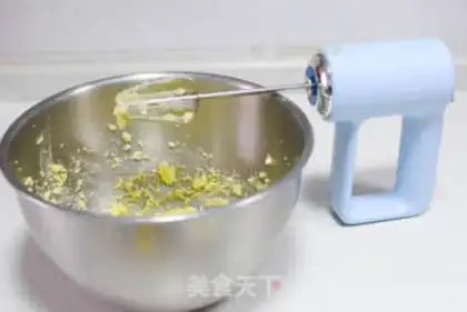 Make Christmas snowflake crack cookies step 7