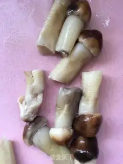 Make Puffy mushroom beef step 1