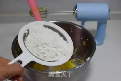 Make Christmas snowflake crack cookies step 10