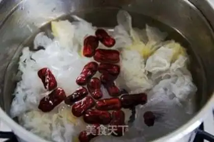 Make Silver ear apple soup step 2