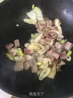 Make Puffy mushroom beef step 4