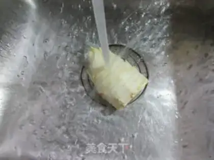Make Pickles and meat soup step 1