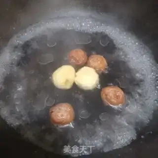Make Wood spinach meatball soup step 1