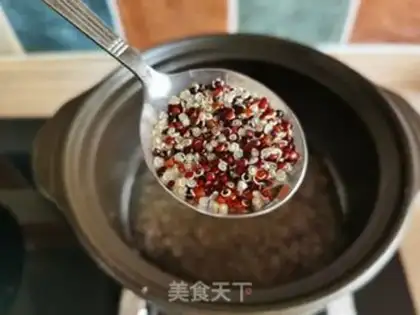 Make Quail rice with fat shrimp step 1