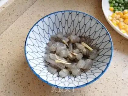 Make Quail rice with fat shrimp step 4