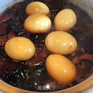 Make Pork feet, sweet curd eggs step 8
