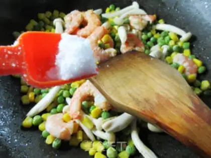 Make Three-colour shrimp step 6