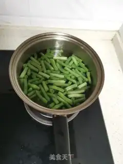 Make Eggs, tomatoes, beans step 2
