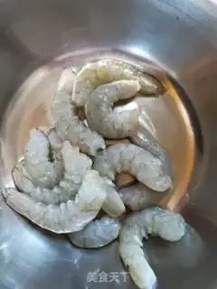 Make Shrimp fried celery step 1