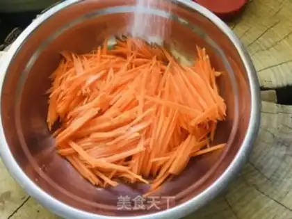 Make Pickled carrots step 1